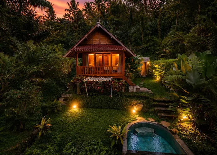 The Payung House - Romantic Riverside *