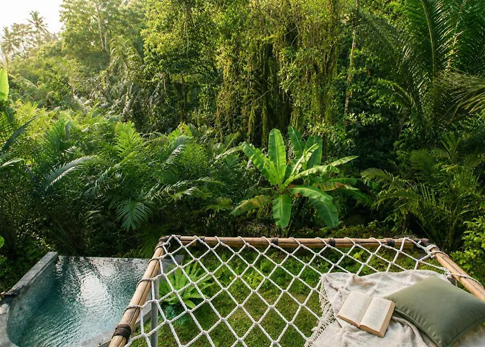 The Payung House - Romantic Riverside Bebandem