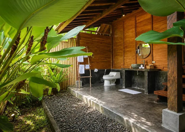 The Payung House - Romantic Riverside Bebandem