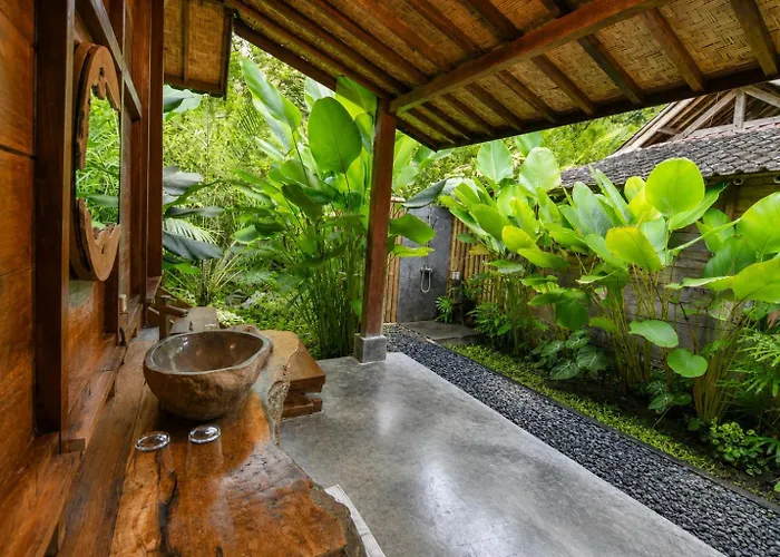 The Payung House - Romantic Riverside *