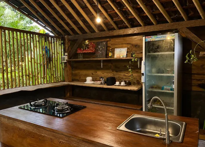 The Payung House - Romantic Riverside Bebandem