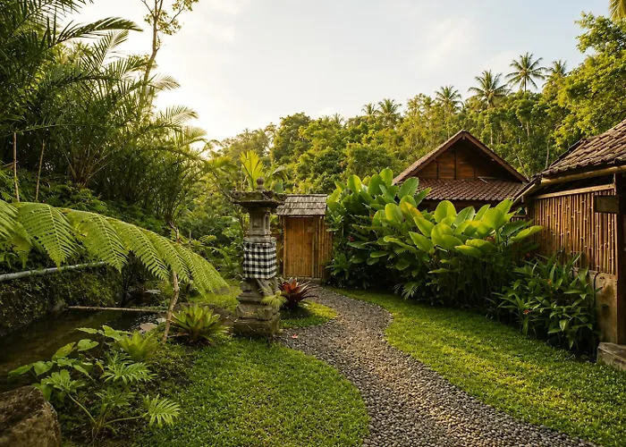 The Payung House - Romantic Riverside * Bebandem