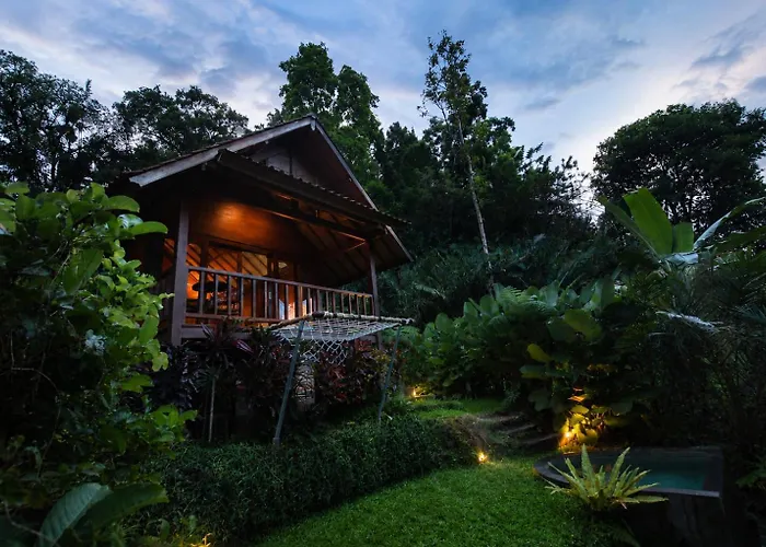 Villa The Payung House - Romantic Riverside