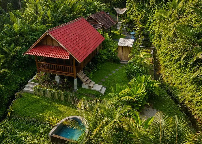 The Payung House - Romantic Riverside Villa *